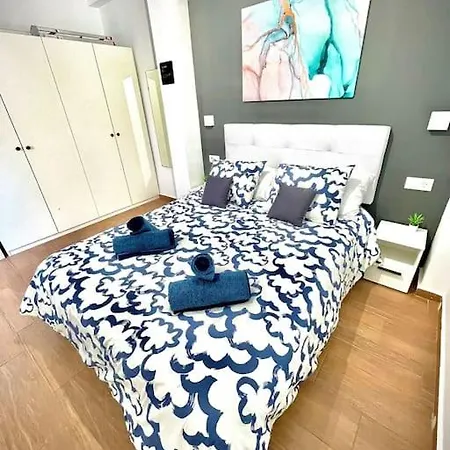 Apartment Elegant Rooftop By F2 *